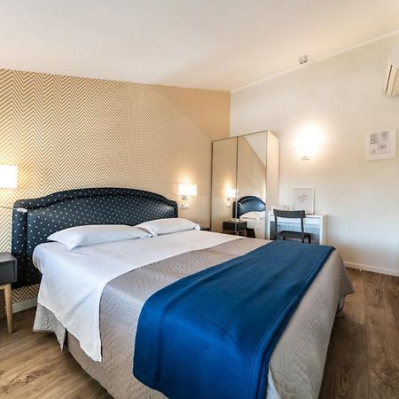 Hotel Kiss Riccione Luaran gambar