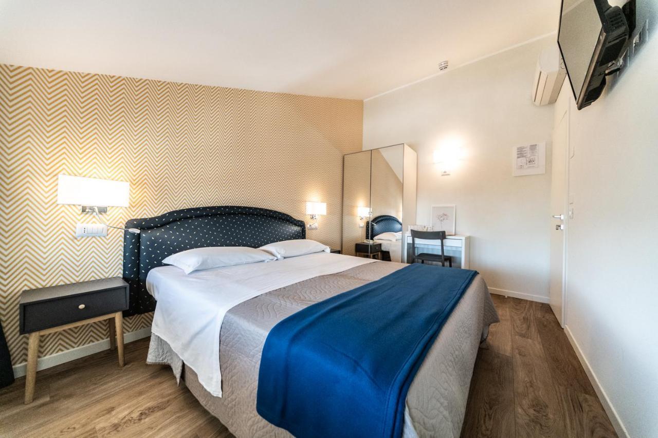 Hotel Kiss Riccione Luaran gambar