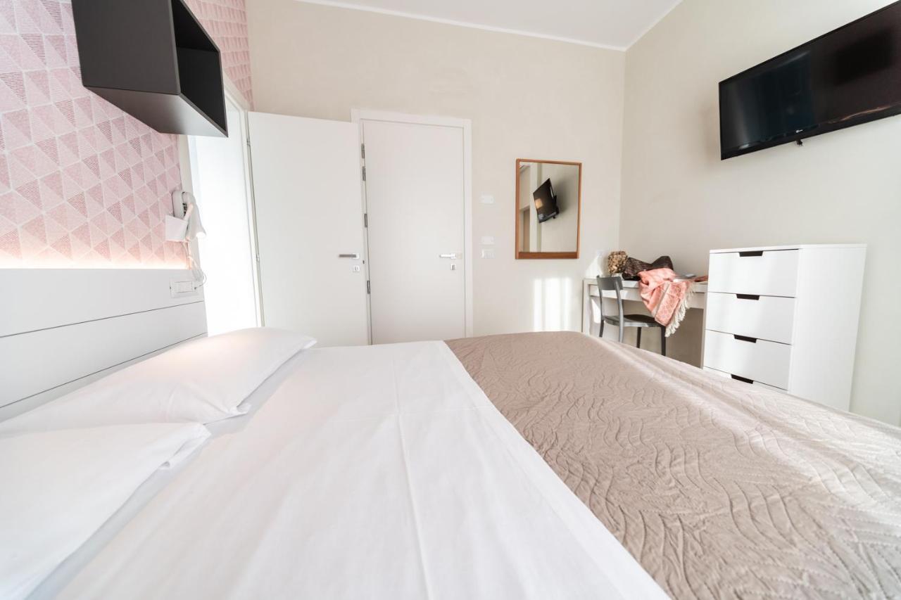 Hotel Kiss Riccione Luaran gambar