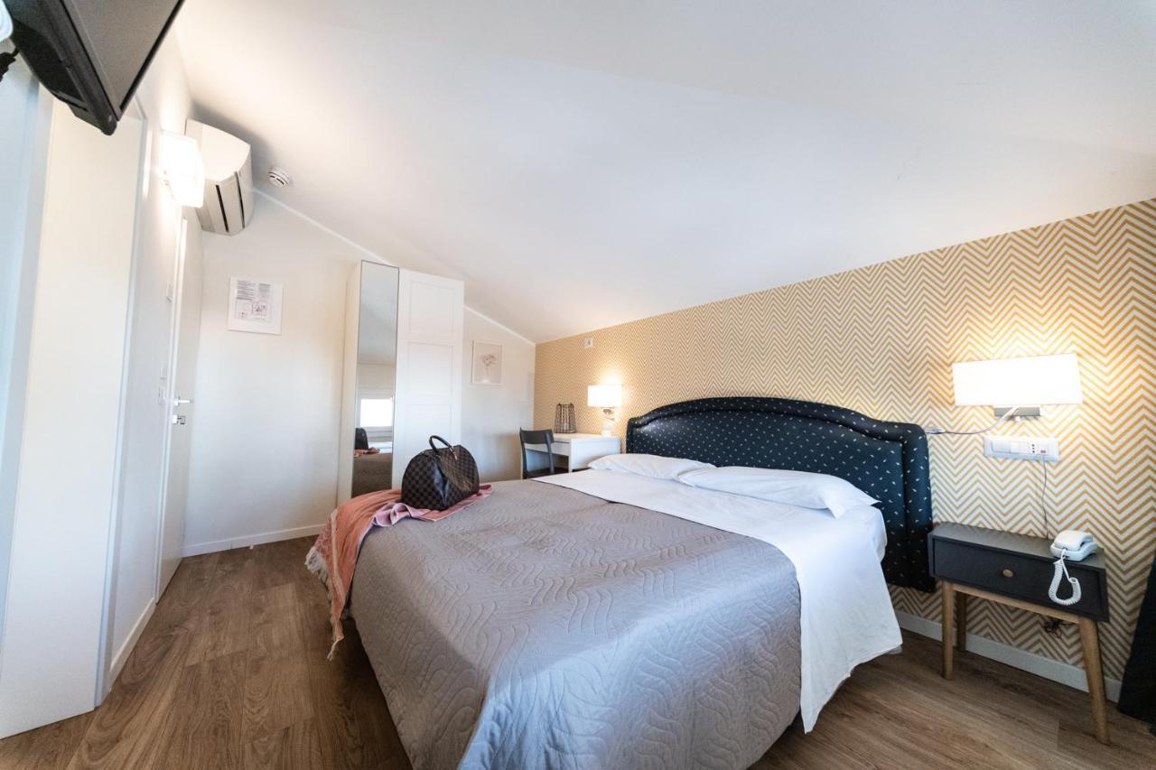 Hotel Kiss Riccione Luaran gambar