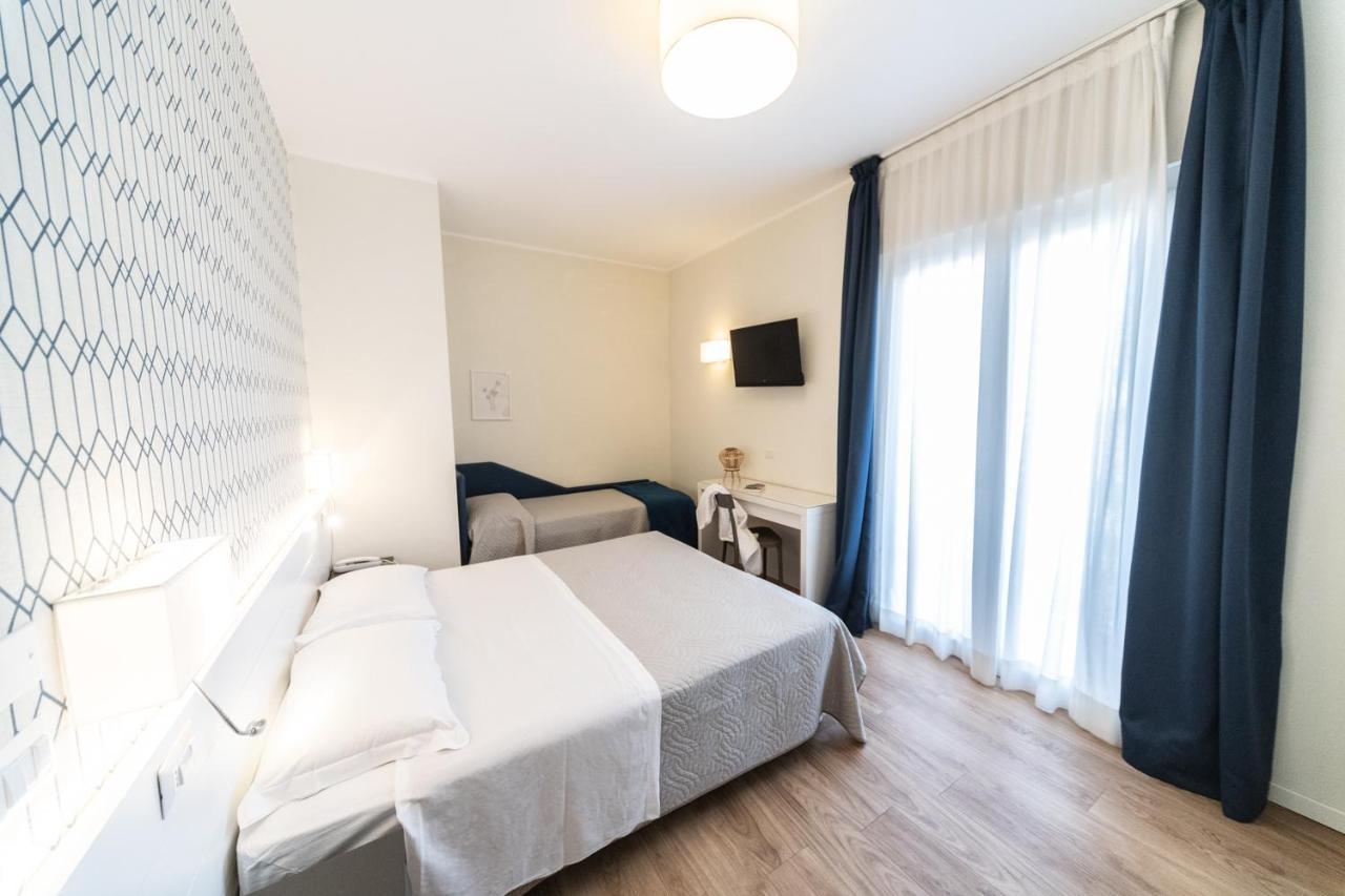 Hotel Kiss Riccione Luaran gambar