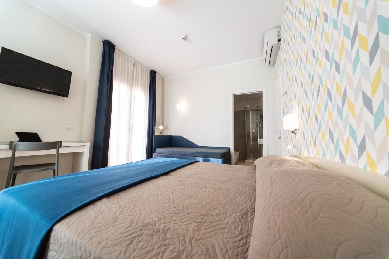 Hotel Kiss Riccione Luaran gambar